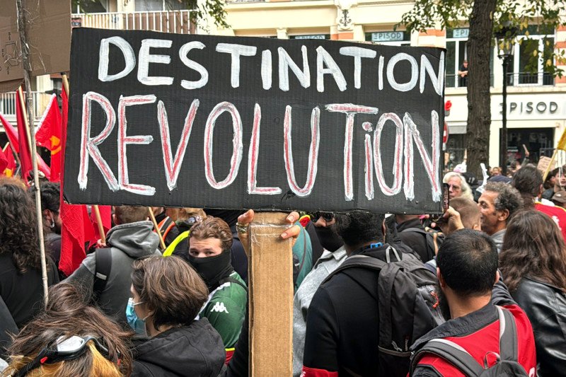 Rebelión juvenil en Europa: tambores de guerra, imaginarios de revolución